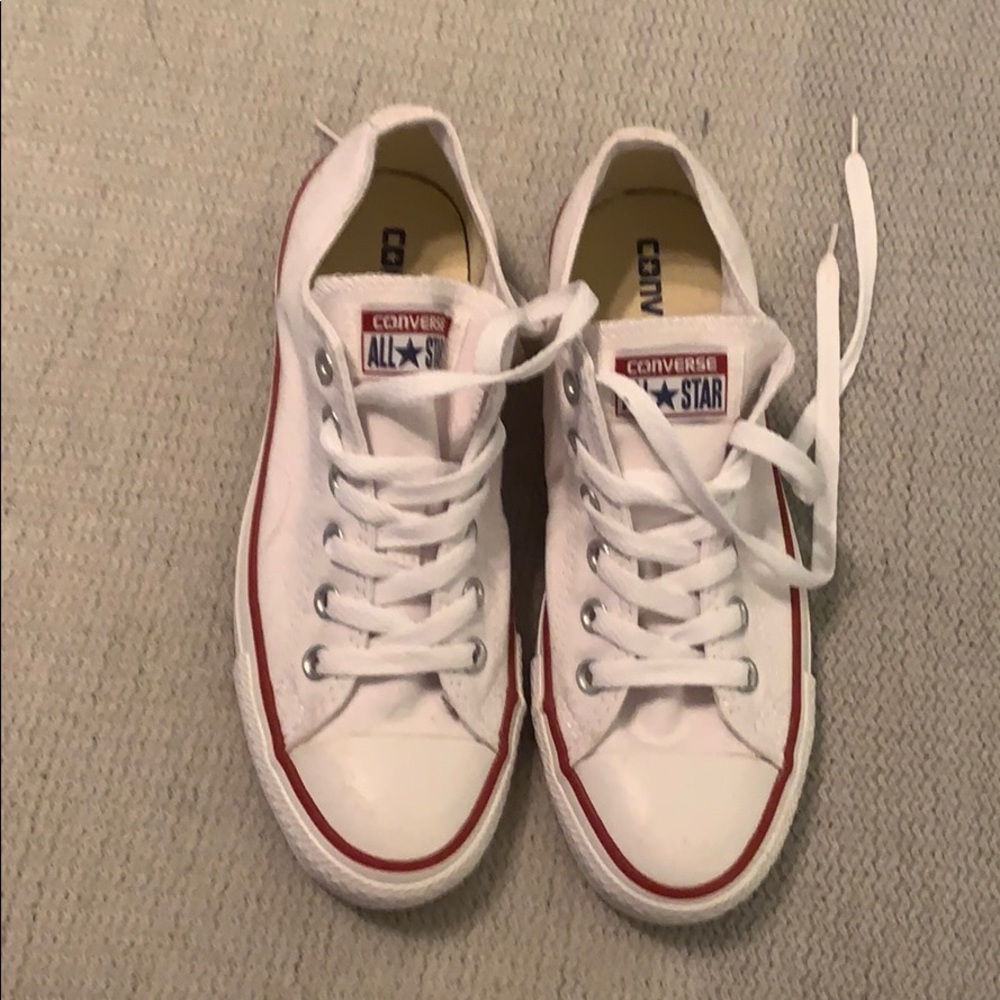 NWOT Converse Chuck Taylors US 7.5